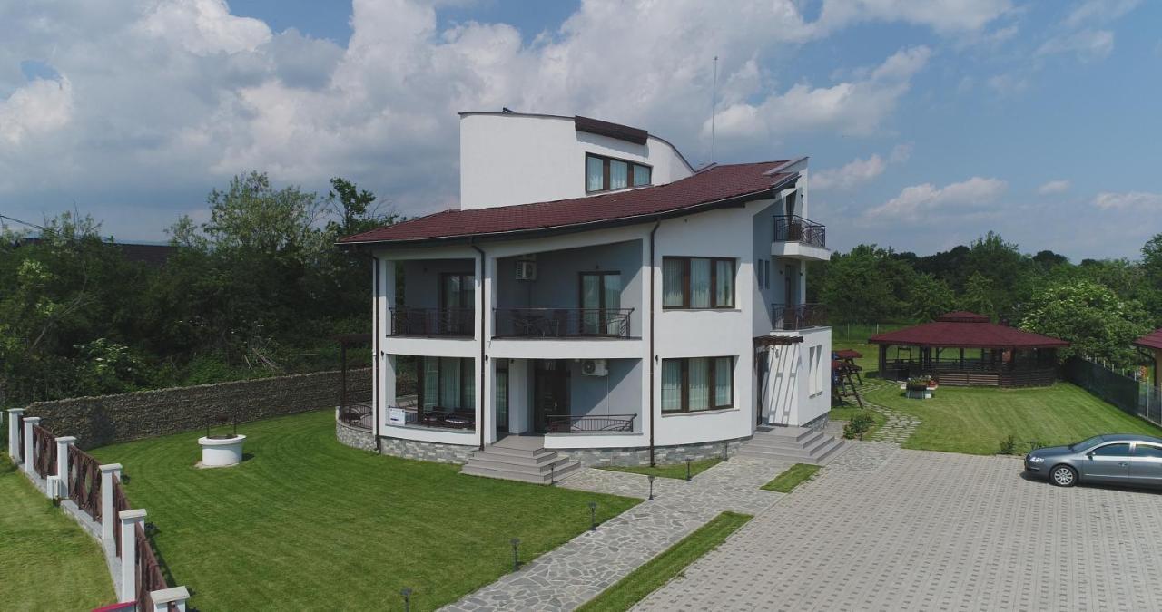 Pensiunea Casa Hortopan Târgu Jiu Exterior foto
