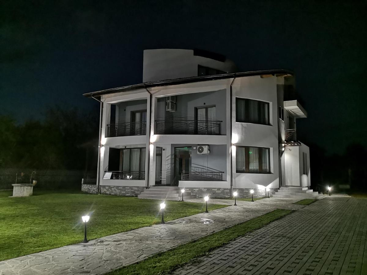 Pensiunea Casa Hortopan Târgu Jiu Exterior foto